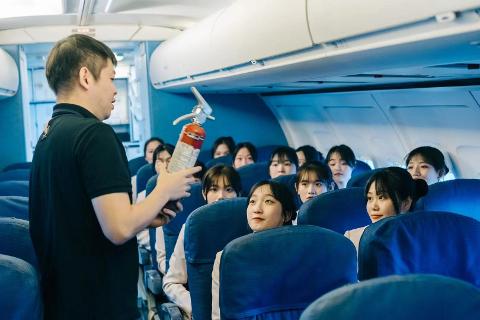 课堂搬进机舱 梦想正在启航